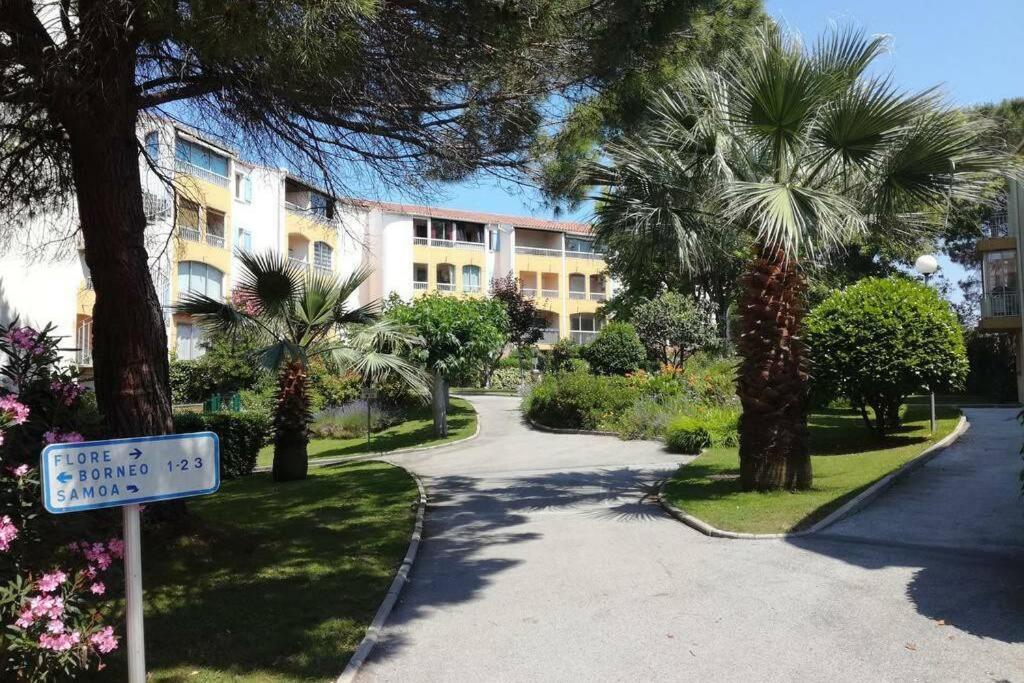 Appartement Tres Agreable Fréjus Екстериор снимка