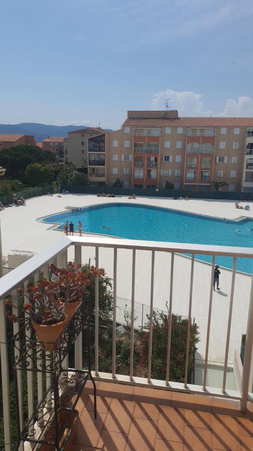 Appartement Tres Agreable Fréjus Екстериор снимка
